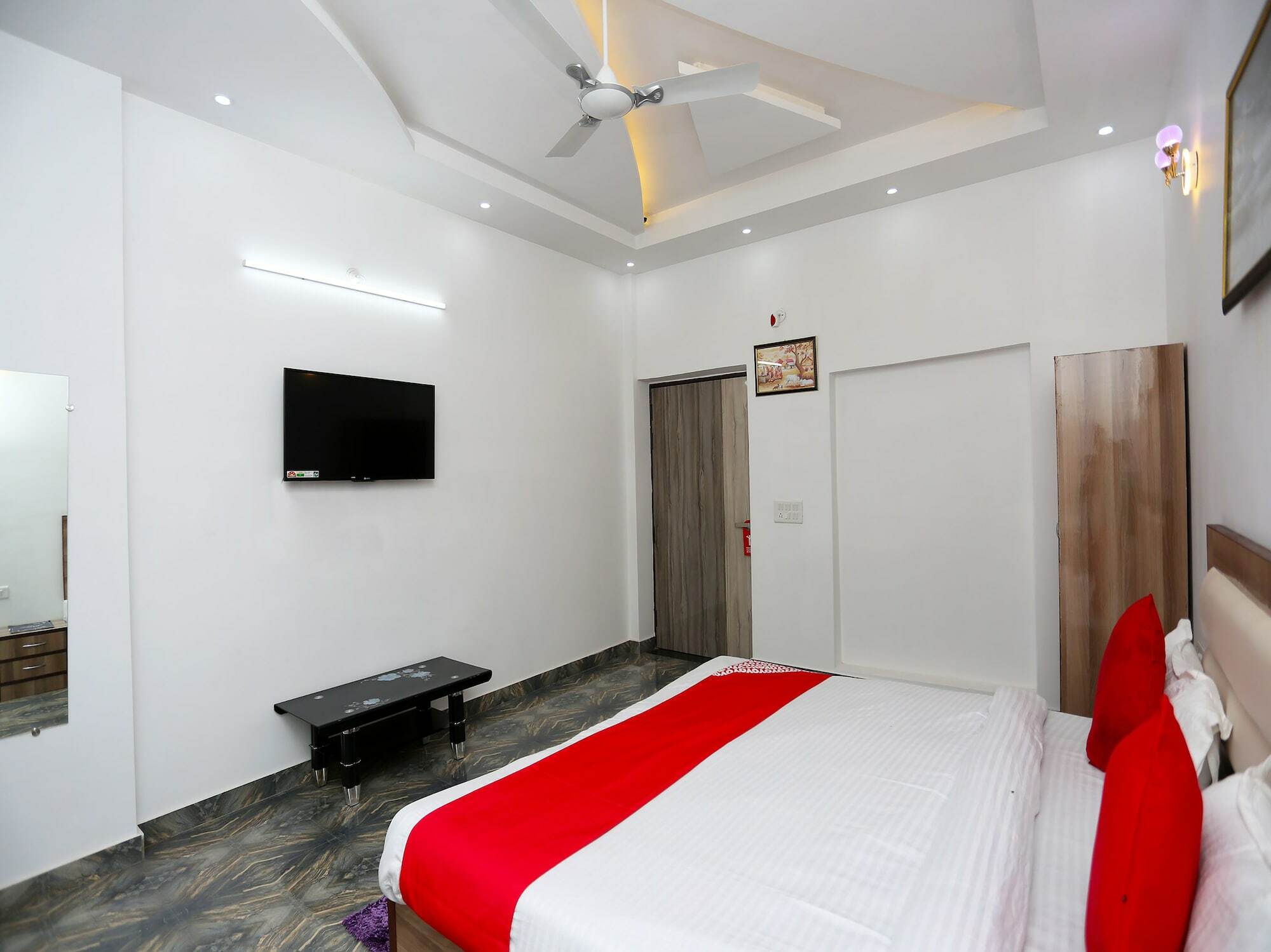 Hotel Rest Palace آغْرا المظهر الخارجي الصورة