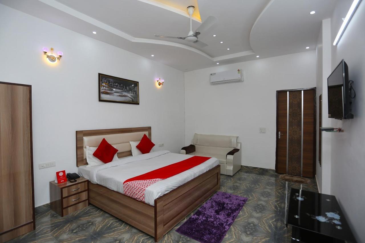 Hotel Rest Palace آغْرا المظهر الخارجي الصورة