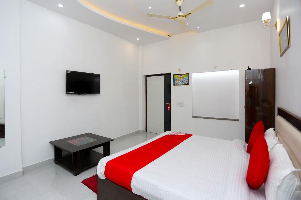 Hotel Rest Palace آغْرا المظهر الخارجي الصورة